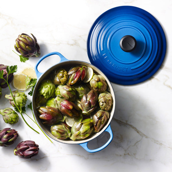 Le Creuset Signature Cast-Iron Round French Oven 6.7L - Blueberry