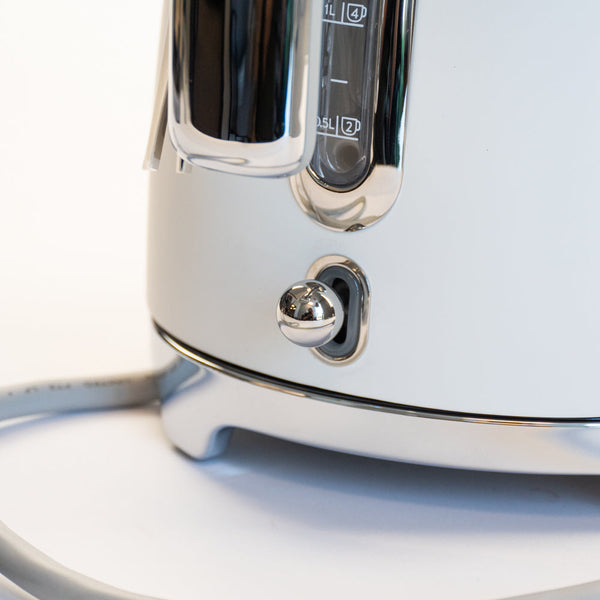 Open Box (#341) | Smeg Electric Tea Kettle, Matte White