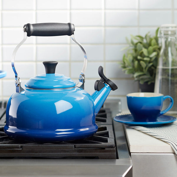 Le Creuset Stoneware Classic Whistling Kettle - Blueberry