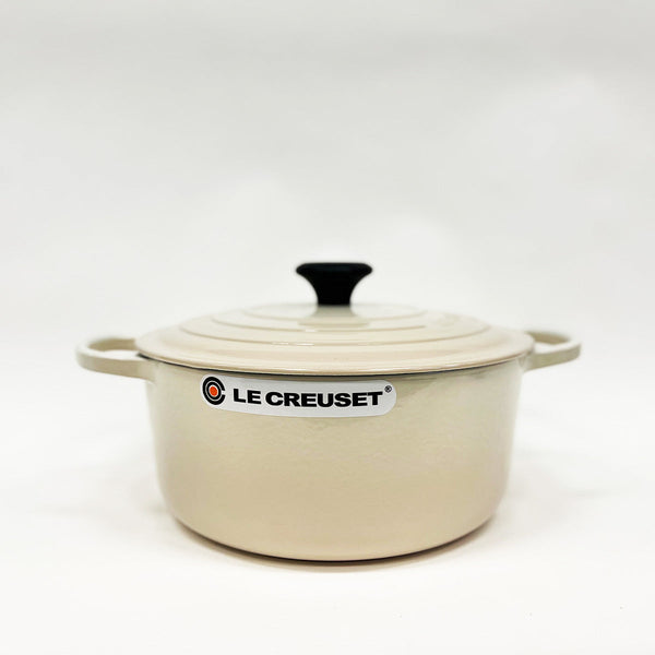 Open Box (#383) Le Creuset Signature Cast-Iron Round French Oven 5.3L - Meringue