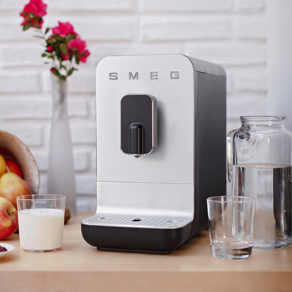 Smeg Super Automatic Espresso Machine with Hot Water - Matte Black